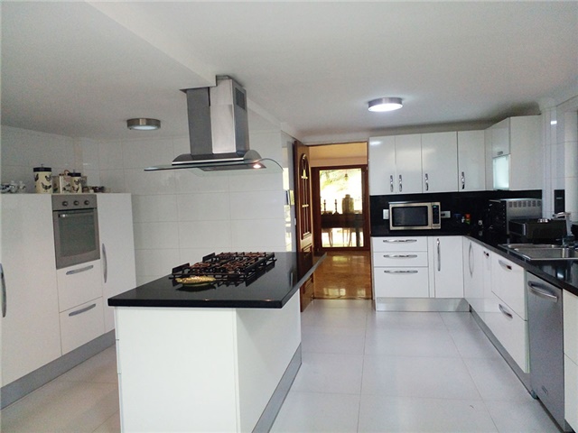 Casa de 5 alcobas en venta en La Calera, Medellín, 400 m² · foto 5 de 18