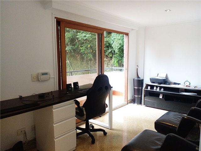 Casa de 5 alcobas en venta en La Calera, Medellín, 400 m² · foto 6 de 18