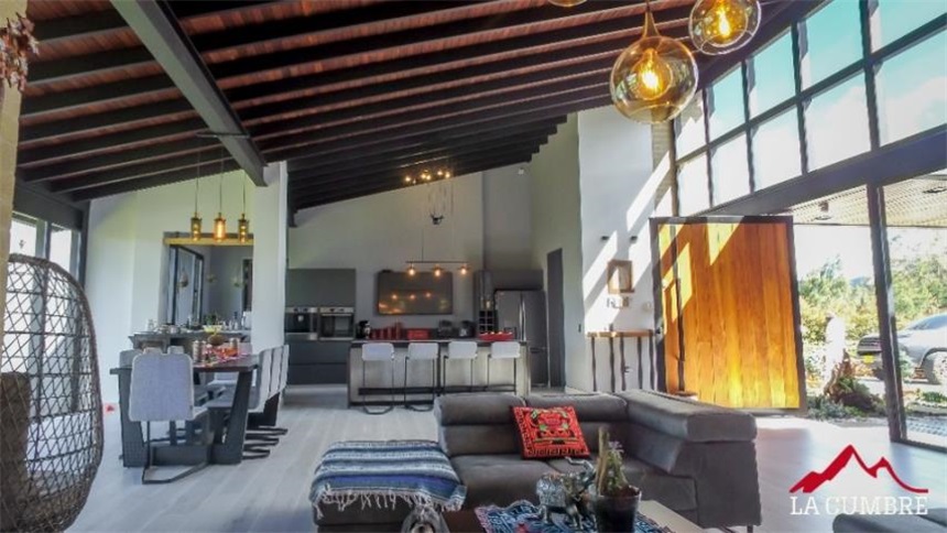 Casa de 5 alcobas en venta en Las Palmas, Envigado, 600 m² · foto 3 de 8