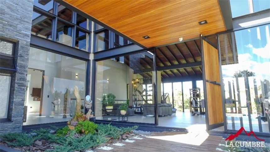 Casa de 5 alcobas en venta en Las Palmas, Envigado, 600 m² · foto 2 de 8