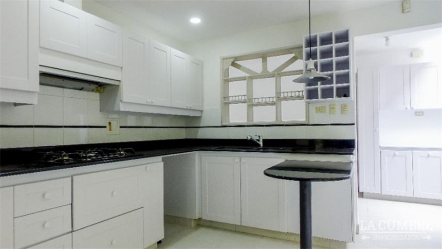 Casa en arriendo en El Poblado, Medellín · foto 7 de 15