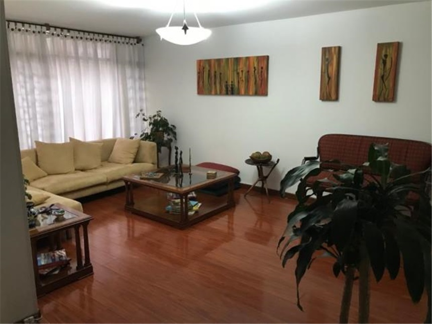 Casa de 5 alcobas en venta en Nueva Autopista, Bogotá, 212 m² · foto 3 de 19
