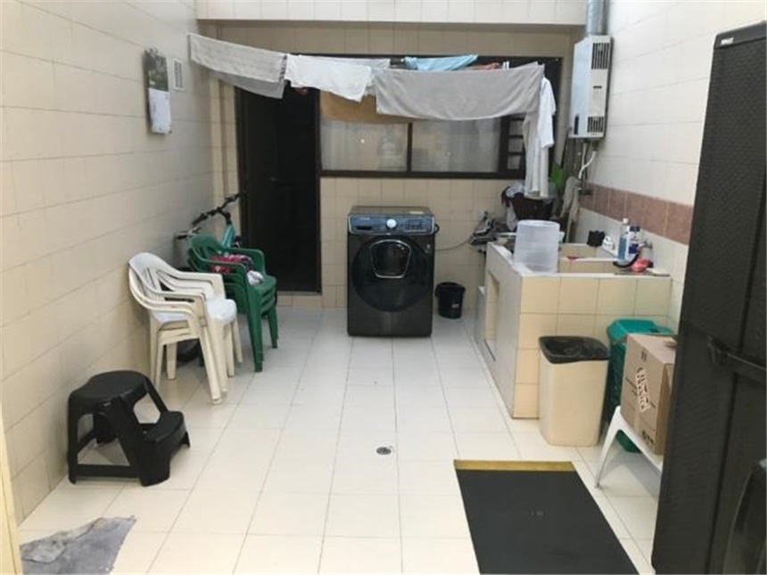 Casa de 5 alcobas en venta en Nueva Autopista, Bogotá, 212 m² · foto 2 de 19