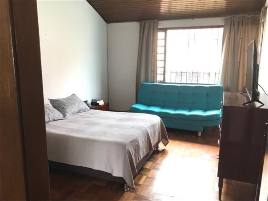 Casa de 5 alcobas en venta en Nueva Autopista, Bogotá, 212 m² · foto 6 de 19