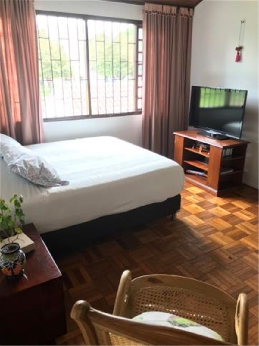 Casa de 5 alcobas en venta en Nueva Autopista, Bogotá, 212 m² · foto 14 de 19