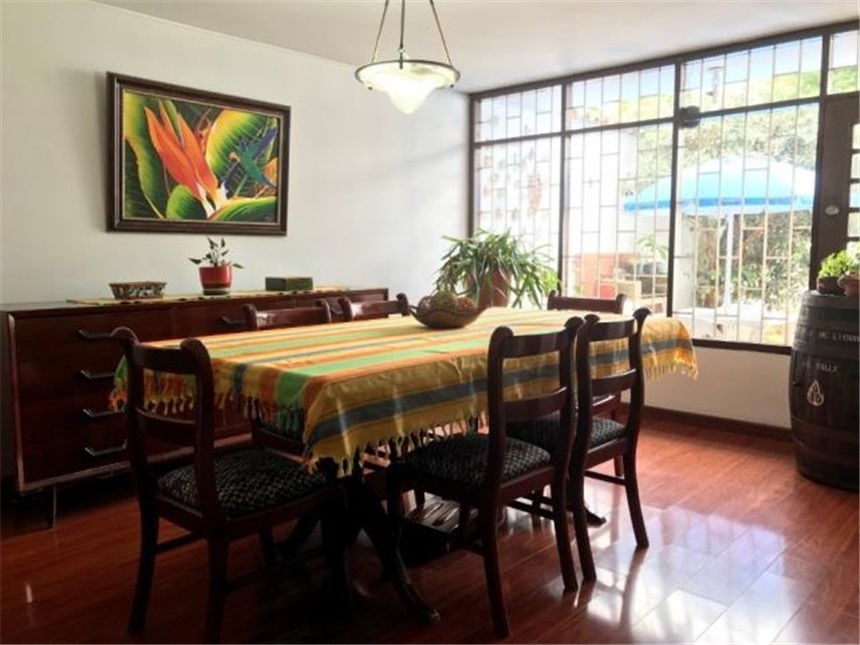 Casa de 5 alcobas en venta en Nueva Autopista, Bogotá, 212 m² · foto 17 de 19