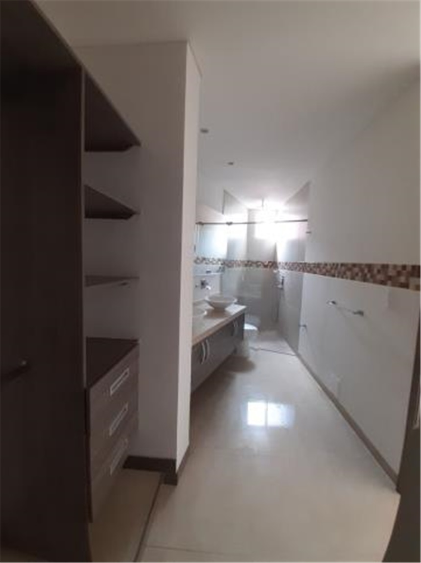 Apartamento de 3 alcobas en venta en Santa Teresita, Cali, 119 m² · foto 14 de 17