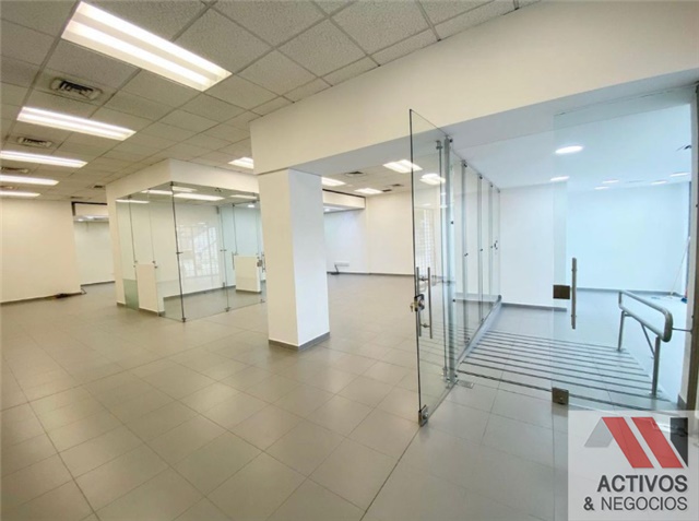 Local en Arriendo - Vista 4