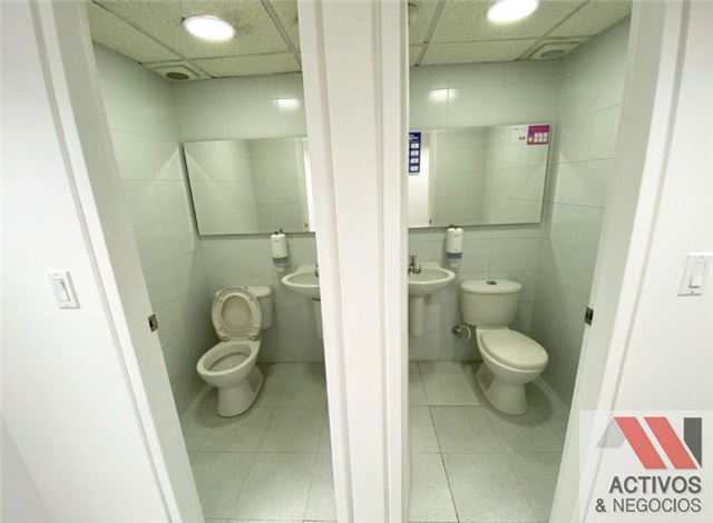 Local en Arriendo - Más