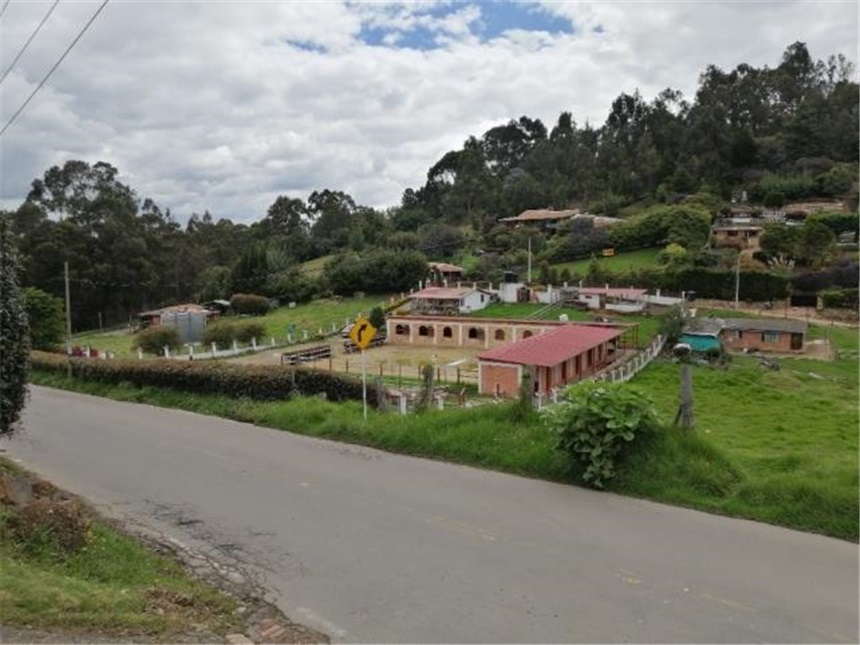 Lote en venta en Altos De Yerbabuena, Chía, 3132 m² · foto 2 de 24