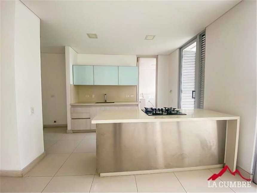 Apartamento de 3 alcobas en arriendo en Manila, Medellín, 192 m² · foto 14 de 24