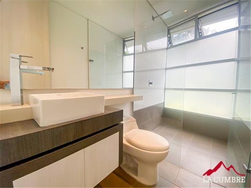 Apartamento de 3 alcobas en arriendo en Manila, Medellín, 192 m² · foto 19 de 24