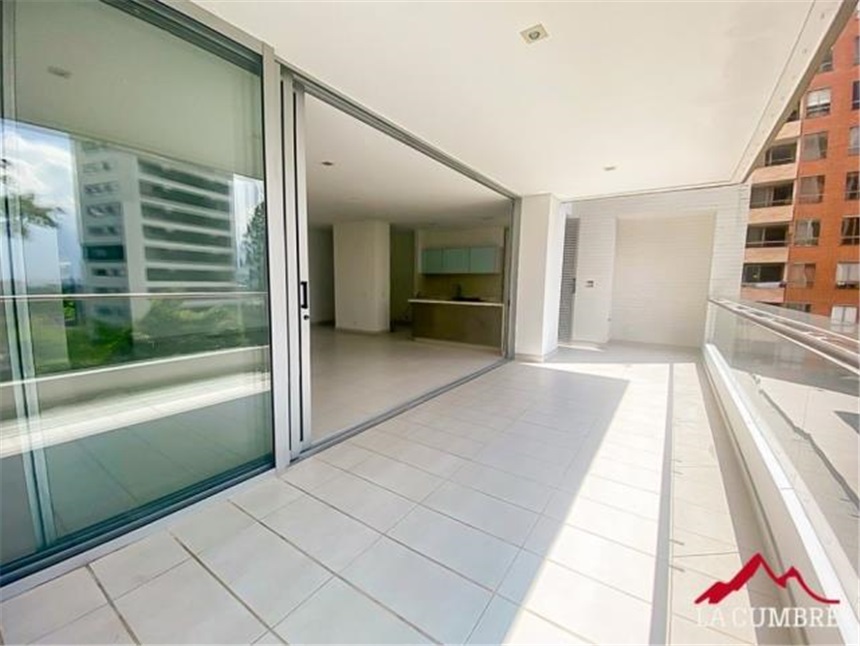 Apartamento de 3 alcobas en arriendo en Manila, Medellín, 192 m² · foto 16 de 24