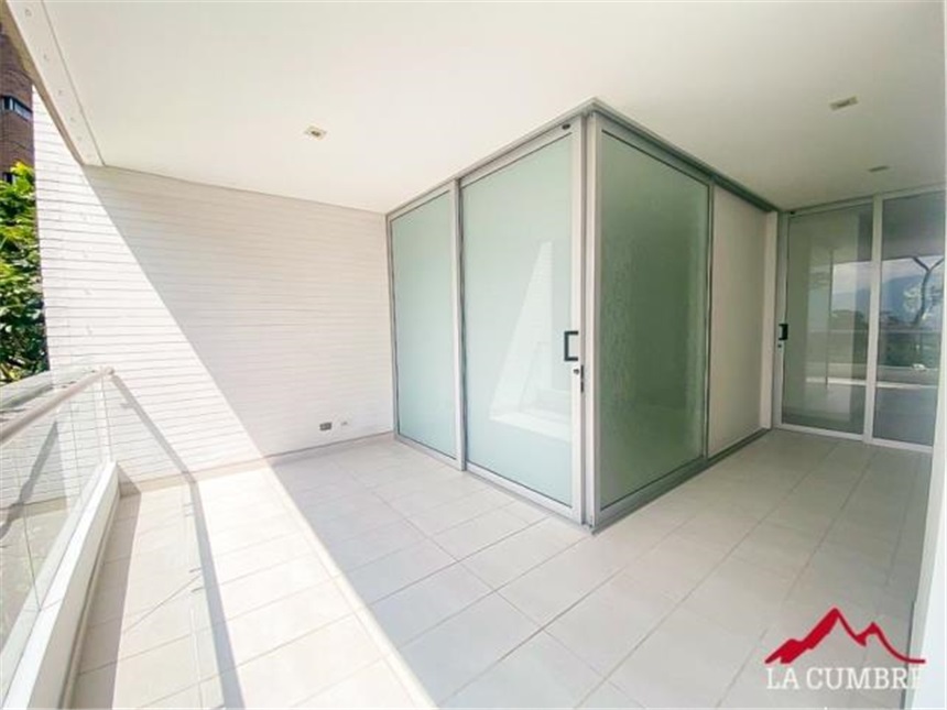 Apartamento de 3 alcobas en arriendo en Manila, Medellín, 192 m² · foto 23 de 24