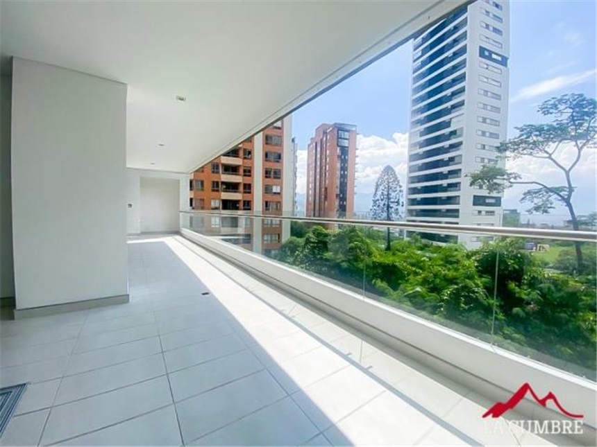 Apartamento de 3 alcobas en arriendo en Manila, Medellín, 192 m² · foto 10 de 24