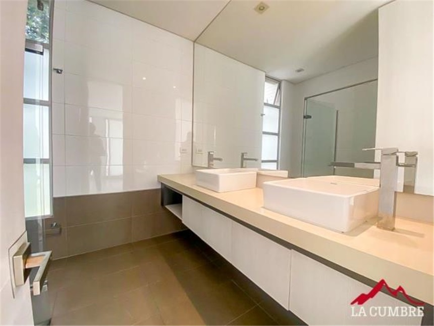 Apartamento de 3 alcobas en arriendo en Manila, Medellín, 192 m² · foto 9 de 24