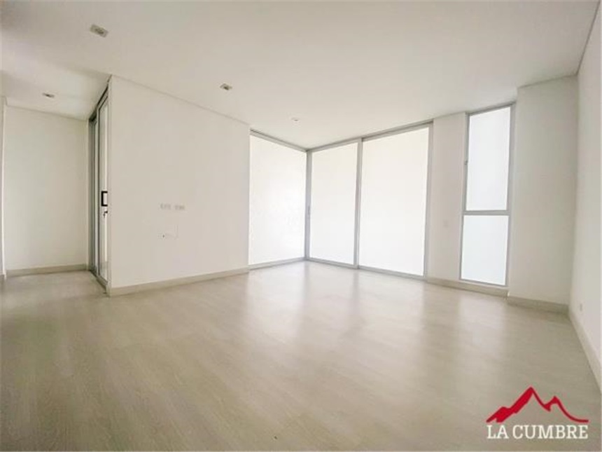 Apartamento de 3 alcobas en arriendo en Manila, Medellín, 192 m² · foto 8 de 24