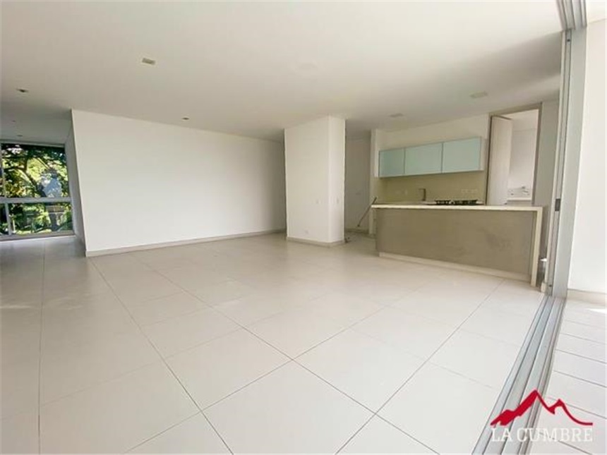 Apartamento de 3 alcobas en arriendo en Manila, Medellín, 192 m² · foto 3 de 24
