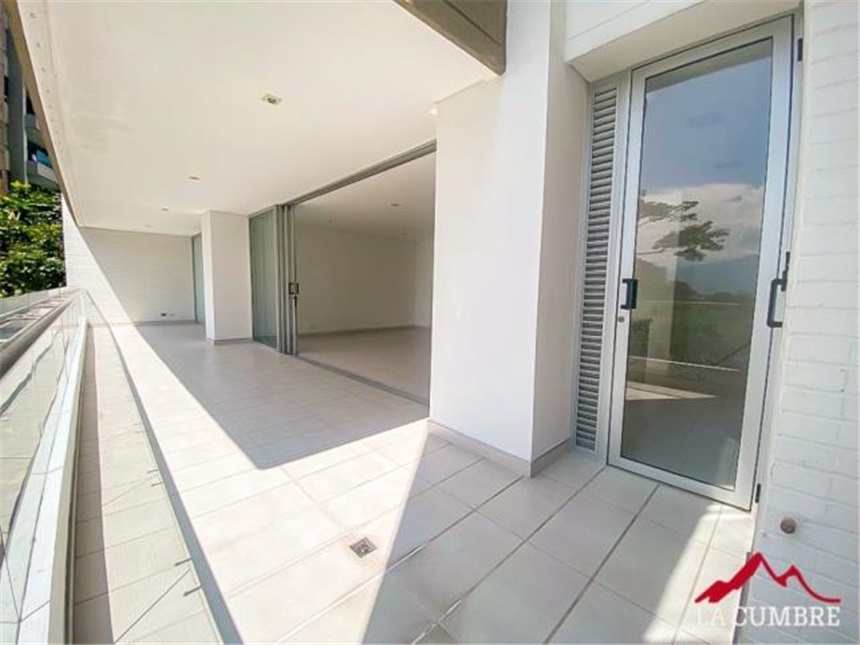 Apartamento de 3 alcobas en arriendo en Manila, Medellín, 192 m² · foto 5 de 24