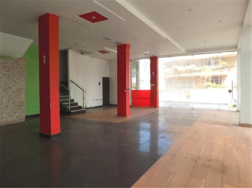 Local en Arriendo - Más