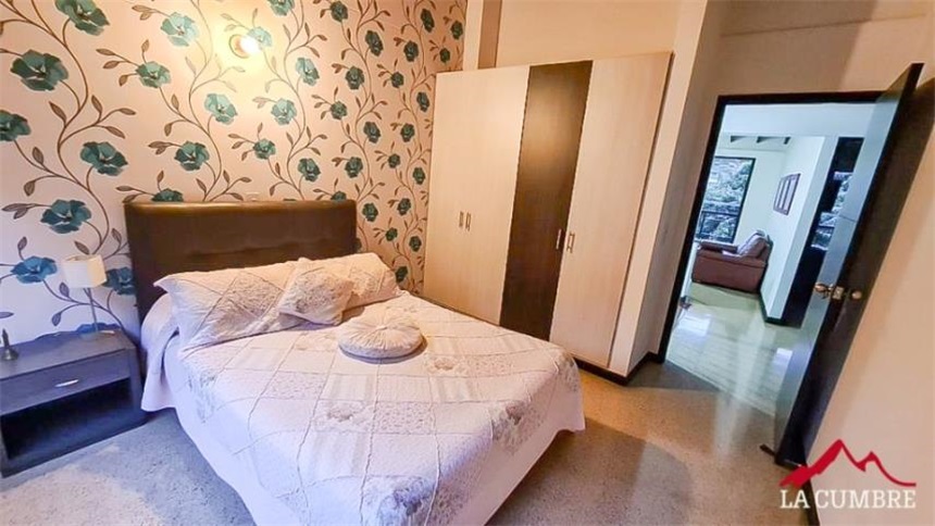 Casa de 3 alcobas en venta en Loma Del Chocho, Envigado, 225 m² · foto 12 de 15