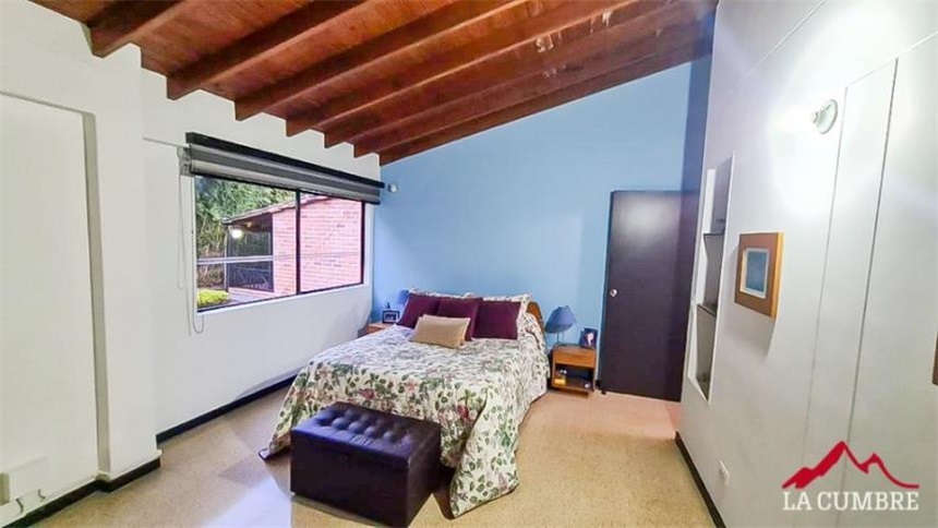 Casa de 3 alcobas en venta en Loma Del Chocho, Envigado, 225 m² · foto 13 de 15