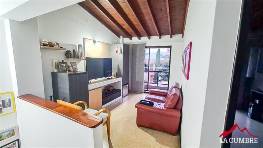 Casa de 3 alcobas en venta en Loma Del Chocho, Envigado, 225 m² · foto 9 de 15