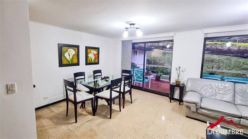 Casa de 3 alcobas en venta en Loma Del Chocho, Envigado, 225 m² · foto 11 de 15