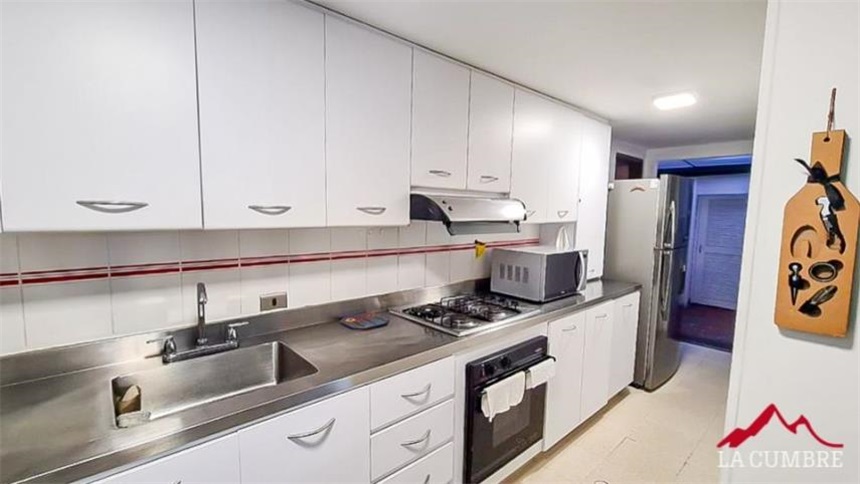 Casa de 3 alcobas en venta en Loma Del Chocho, Envigado, 225 m² · foto 3 de 15
