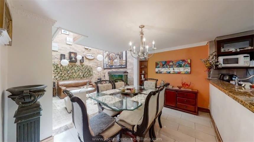 Casa de 4 alcobas en venta en Loma Del Escobero, Envigado, 264 m² · foto 2 de 19