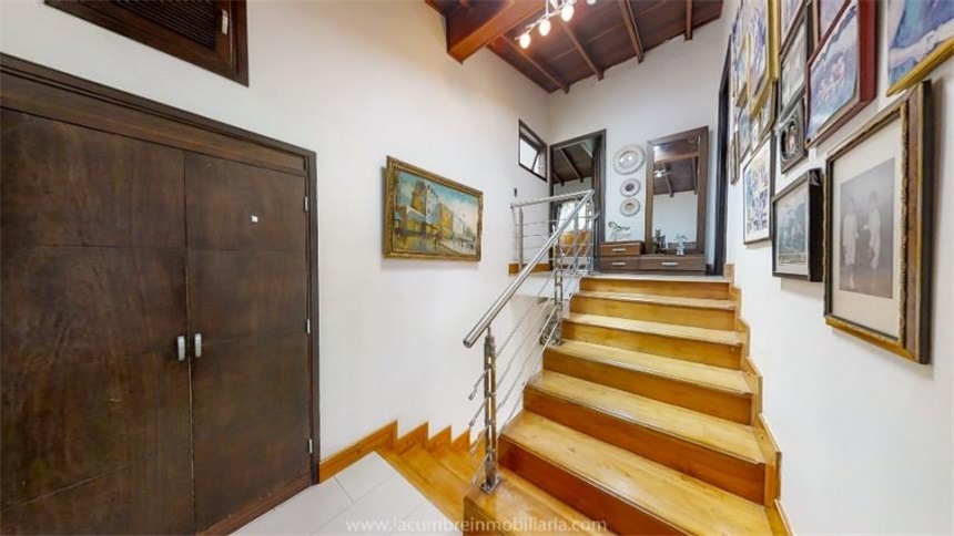 Casa de 4 alcobas en venta en Loma Del Escobero, Envigado, 264 m² · foto 14 de 19