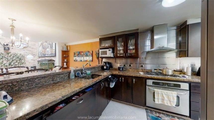 Casa de 4 alcobas en venta en Loma Del Escobero, Envigado, 264 m² · foto 6 de 19