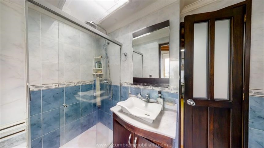 Casa de 4 alcobas en venta en Loma Del Escobero, Envigado, 264 m² · foto 18 de 19