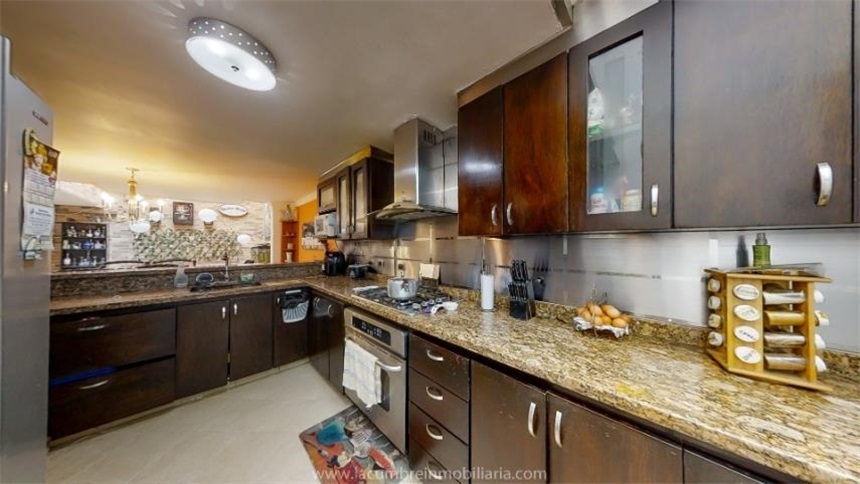 Casa de 4 alcobas en venta en Loma Del Escobero, Envigado, 264 m² · foto 7 de 19