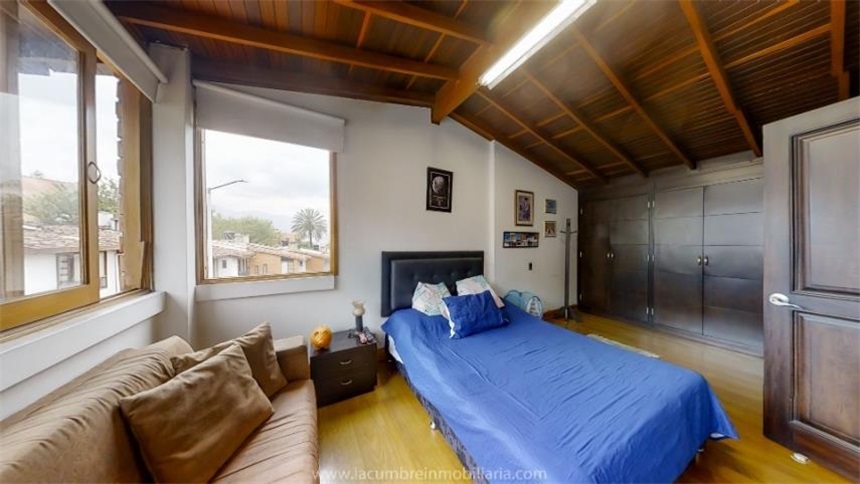 Casa de 4 alcobas en venta en Loma Del Escobero, Envigado, 264 m² · foto 17 de 19