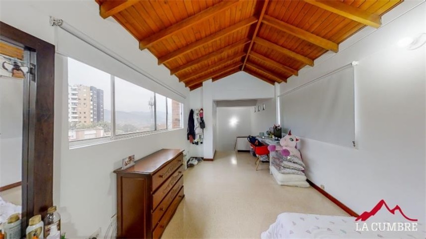 Casa de 5 alcobas en venta en Alto De Misael, Envigado, 187 m² · foto 17 de 19