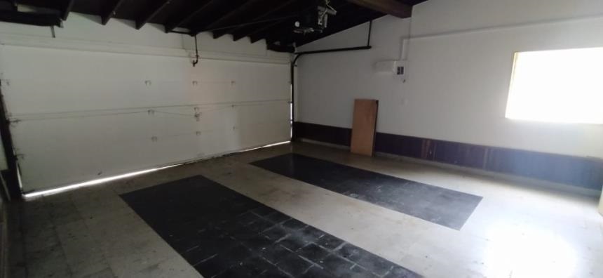 Local en Arriendo - Más