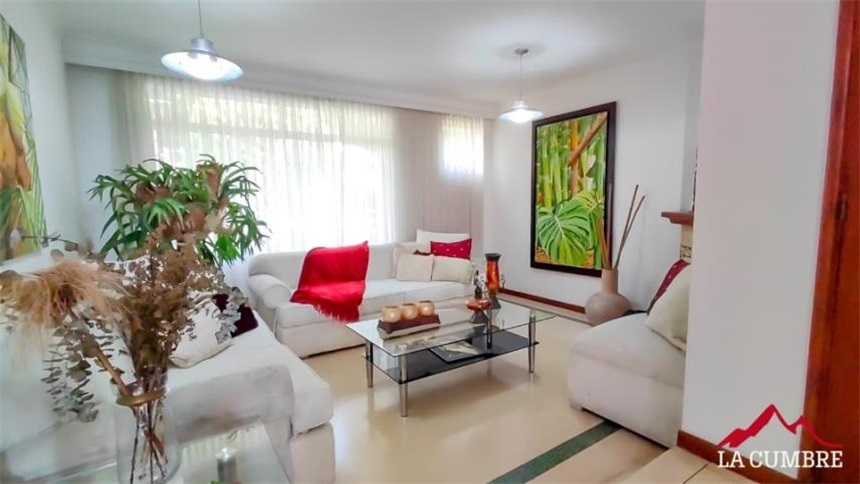 Casa de 3 alcobas en venta en Alto De Misael, Envigado, 186 m² · foto 2 de 20