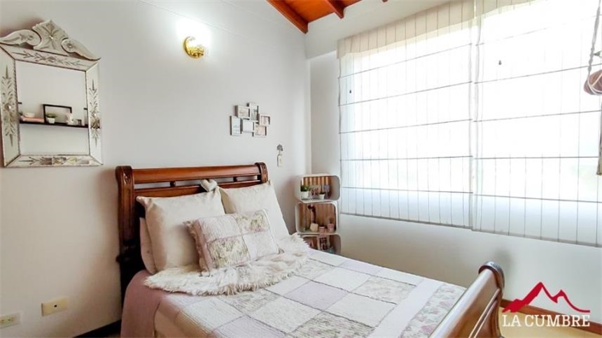 Casa de 3 alcobas en venta en Alto De Misael, Envigado, 186 m² · foto 10 de 20