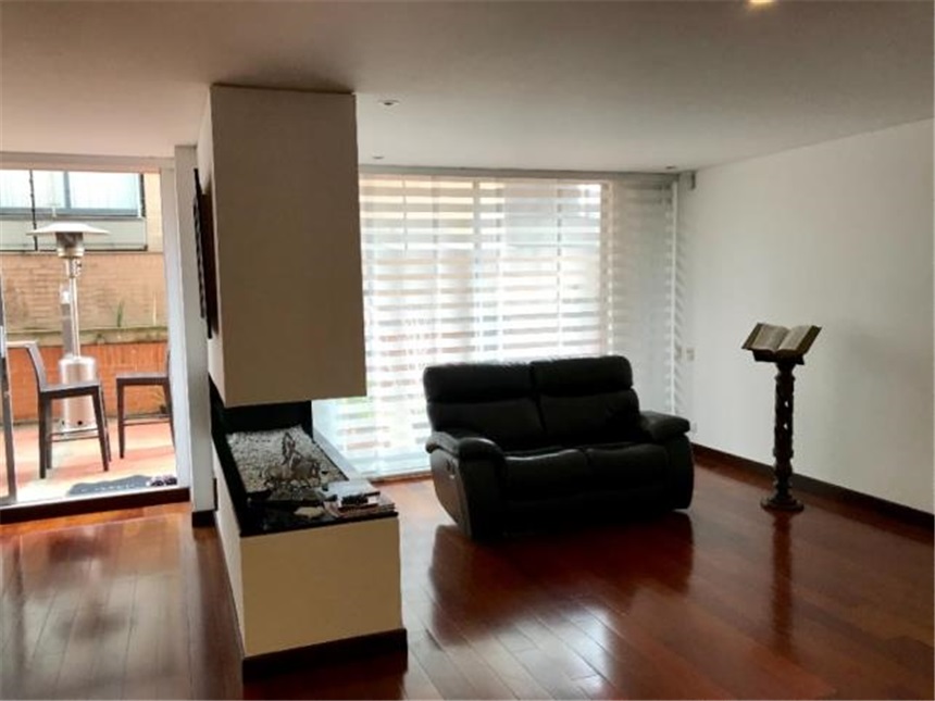 Apartamento de 4 alcobas en venta en Santa Barbara, Bogotá, 164 m² · foto 2 de 24