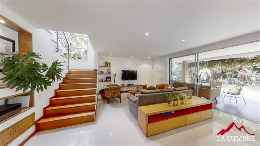 Casa de 3 alcobas en venta en Loma Benedictinos, Envigado, 286 m² · foto 5 de 24