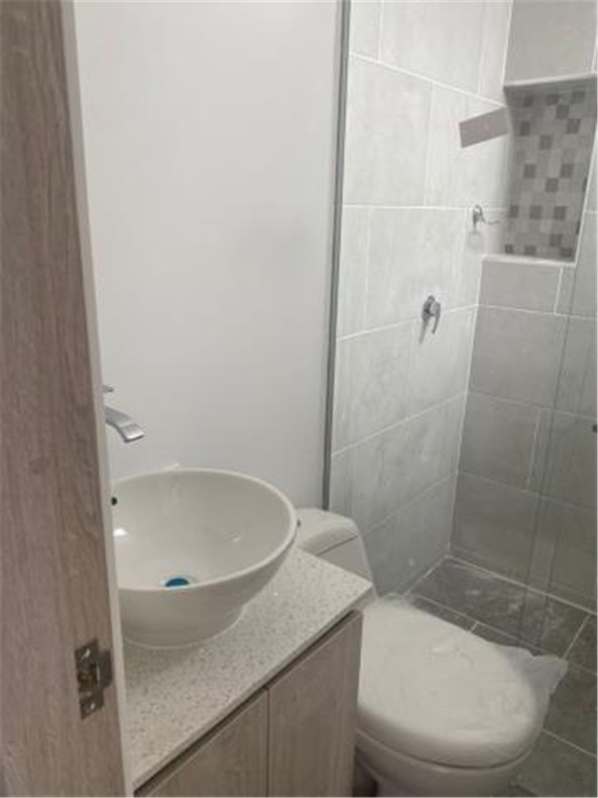 Apartamento de 2 alcobas en venta en Cabañas, Bello, 70 m² · foto 6 de 11