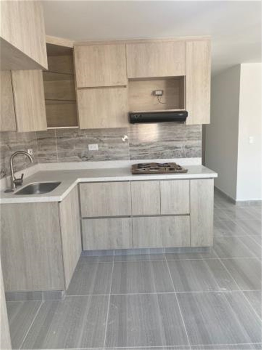Apartamento de 2 alcobas en venta en Cabañas, Bello, 70 m² · foto 2 de 11