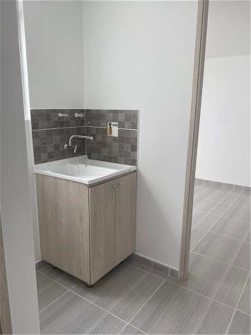 Apartamento de 2 alcobas en venta en Cabañas, Bello, 70 m² · foto 5 de 11
