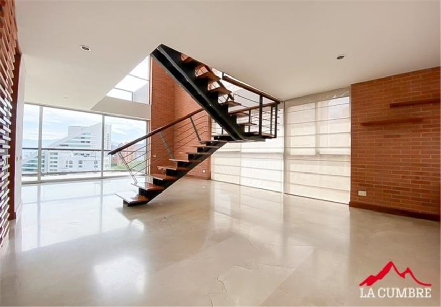 Apartamento en arriendo en El Poblado, Medellín · foto 3 de 24