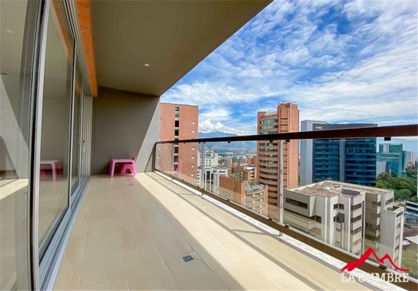 Apartamento en arriendo en El Poblado, Medellín · foto 9 de 24