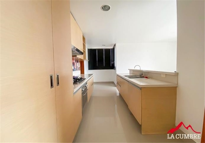 Apartamento en arriendo en El Poblado, Medellín · foto 8 de 24