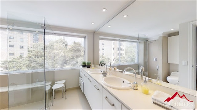 Apartamento de 3 alcobas en venta en Altos Del Poblado, Medellín, 240 m² · foto 16 de 22