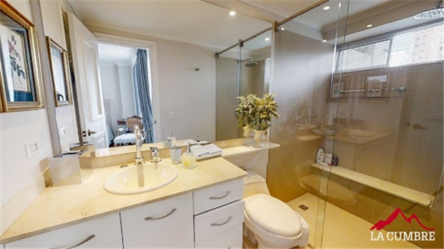 Apartamento de 3 alcobas en venta en Altos Del Poblado, Medellín, 240 m² · foto 19 de 22