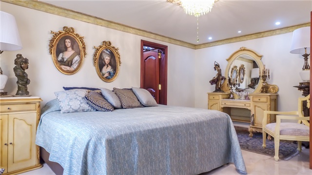 Casa de 4 alcobas en venta en El Tesoro, Medellín, 700 m² · foto 10 de 20